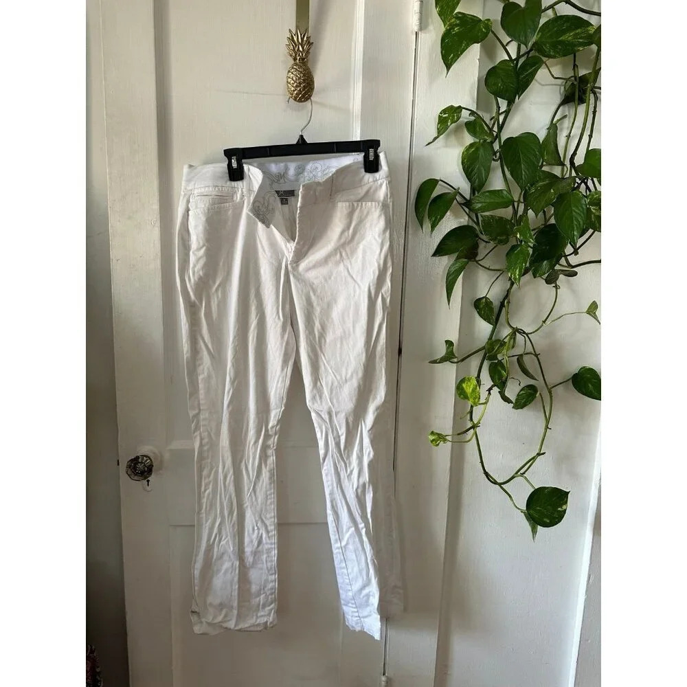 JM Women’s size 8 white pants